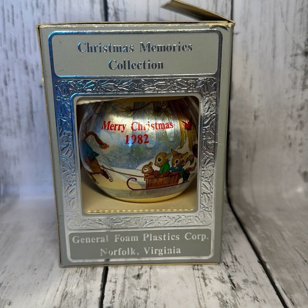 Vintage Christmas 1982 General Foam Plastics Corp. Tree Ornament Norfolk‎ Va